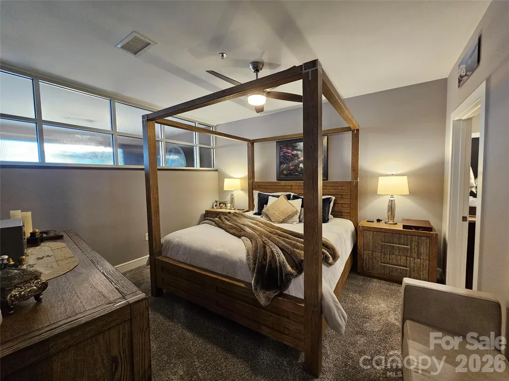 333 W Trade Street #1202 Charlotte, NC 28202