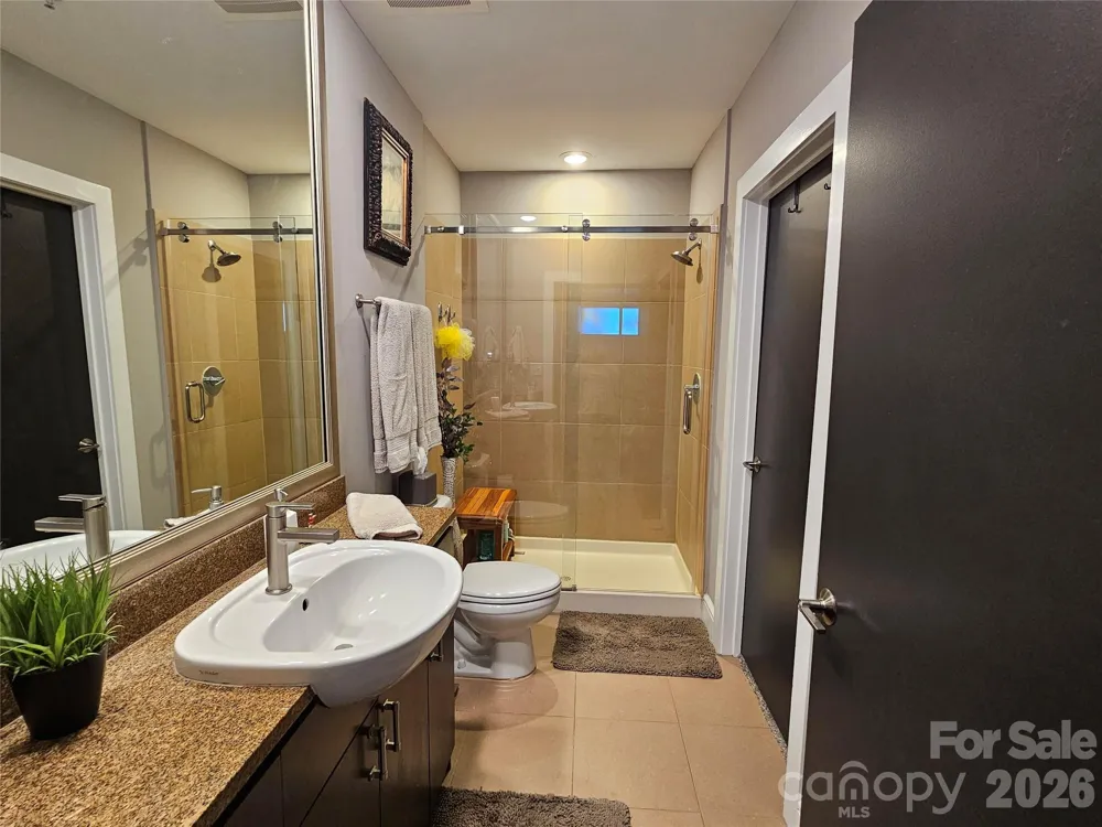 333 W Trade Street #1202 Charlotte, NC 28202