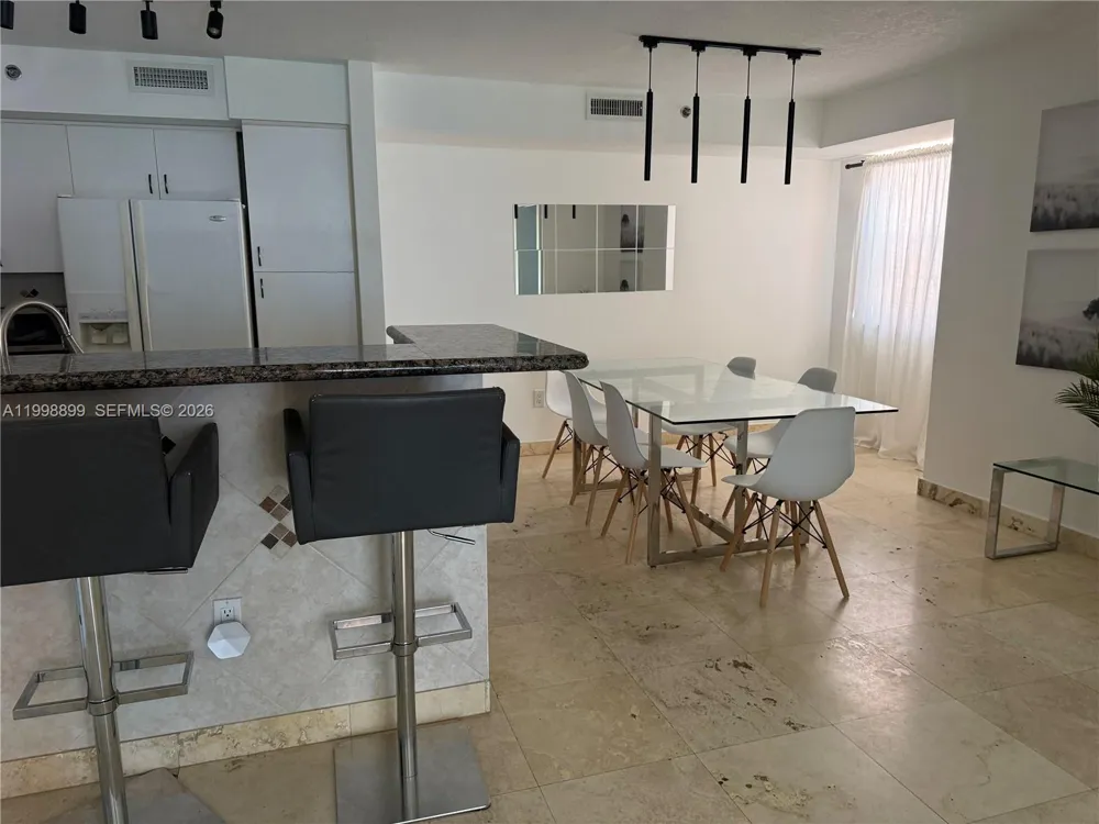 19555 E Country Club Dr #8602 Aventura, FL 33180