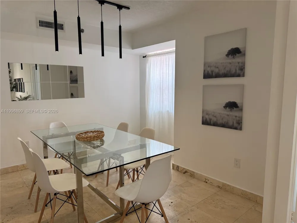 19555 E Country Club Dr #8602 Aventura, FL 33180