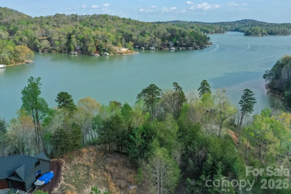000 Holmstead Drive Lake Lure, NC 28746