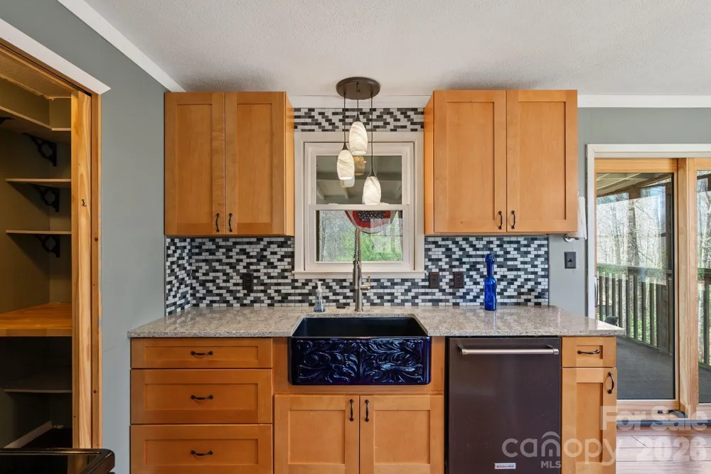 288 Willow Lane Rosman, NC 28772