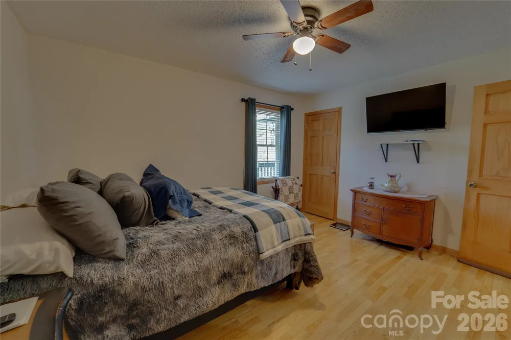 335 Icenhower Road Leicester, NC 28748