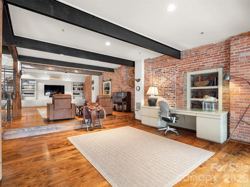 23 Rankin Avenue #302 Asheville, NC 28801