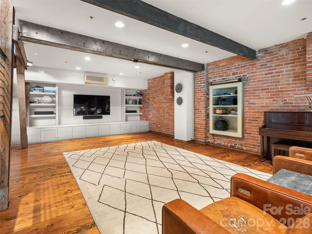 23 Rankin Avenue #302 Asheville, NC 28801