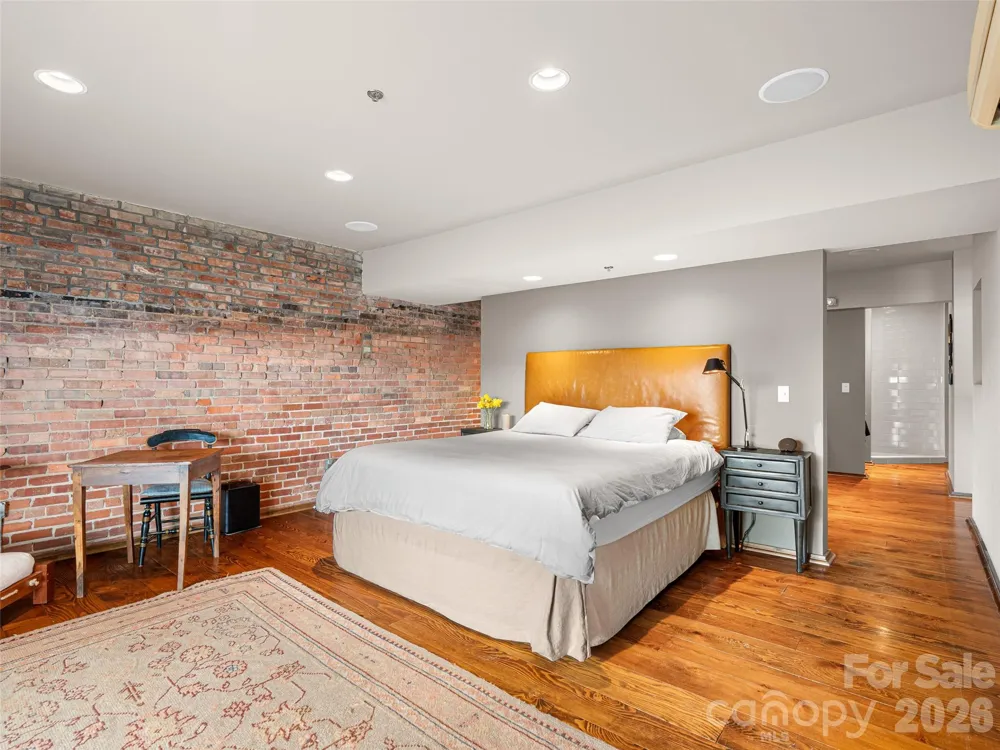 23 Rankin Avenue #302 Asheville, NC 28801