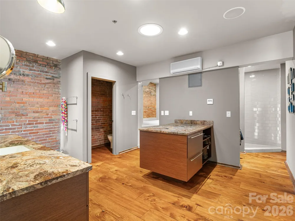 23 Rankin Avenue #302 Asheville, NC 28801