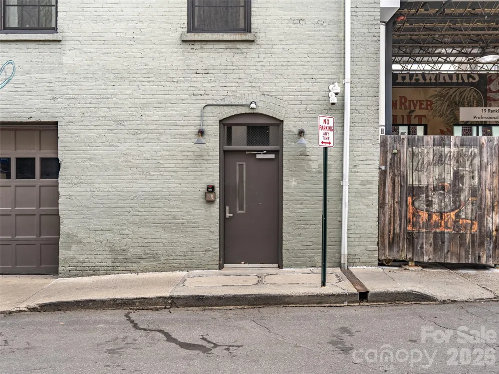 23 Rankin Avenue #302 Asheville, NC 28801