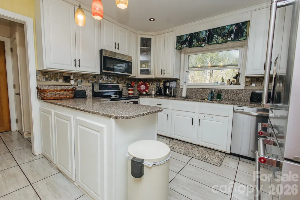 56 E Glenview Street Marion, NC 28752