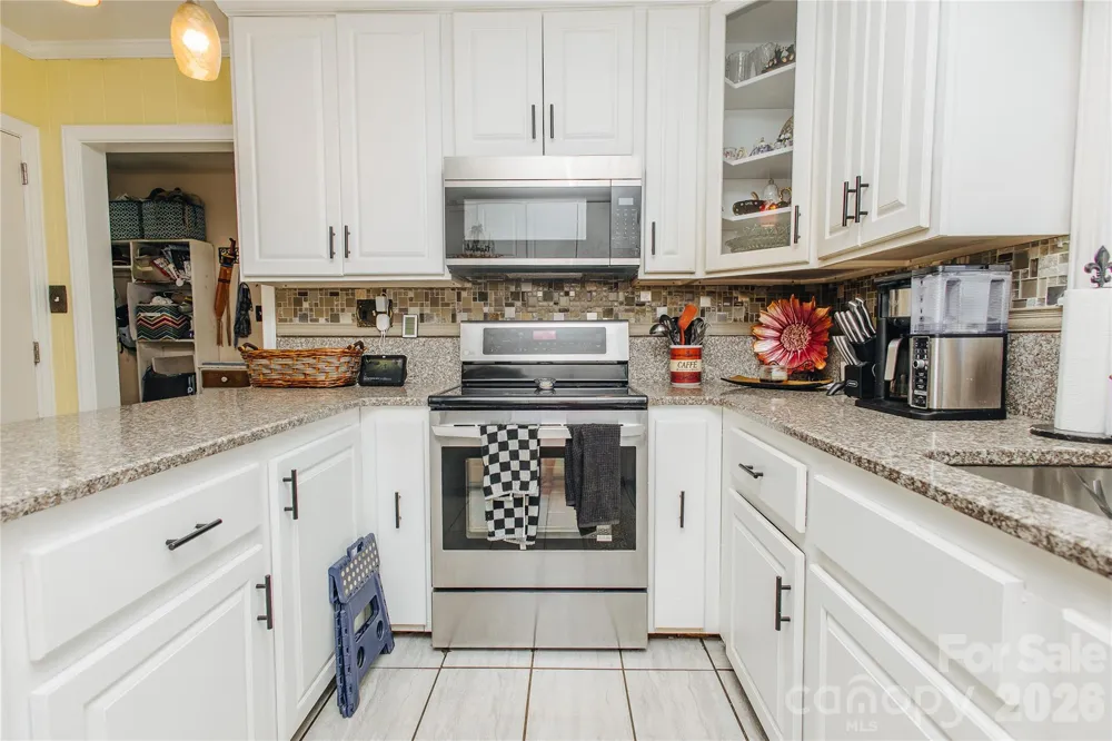 56 E Glenview Street Marion, NC 28752