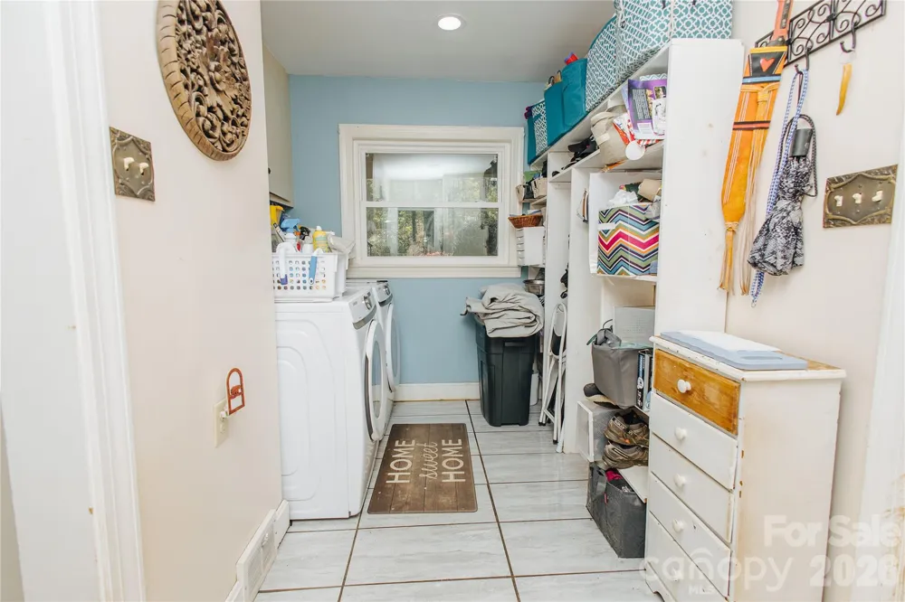 56 E Glenview Street Marion, NC 28752