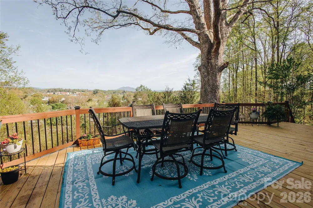 56 E Glenview Street Marion, NC 28752