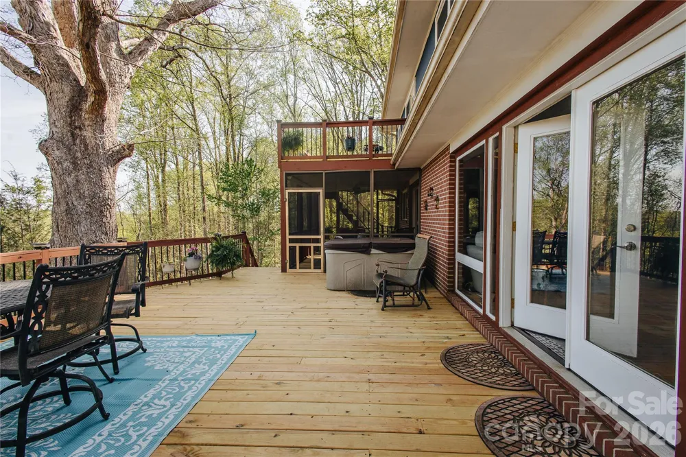 56 E Glenview Street Marion, NC 28752