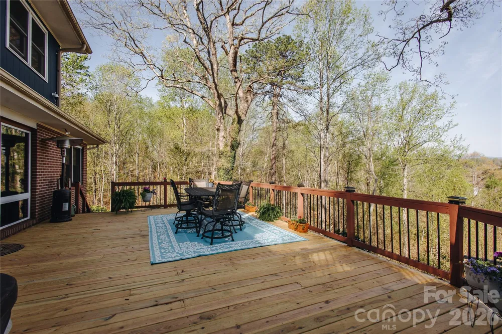 56 E Glenview Street Marion, NC 28752