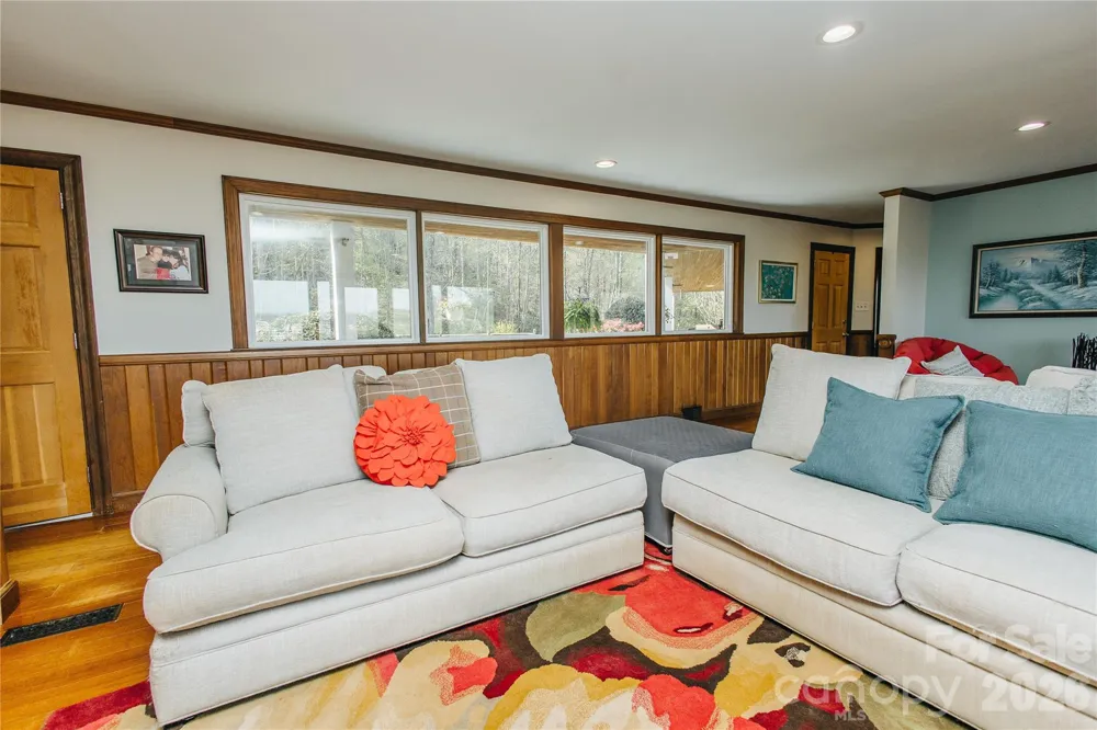 56 E Glenview Street Marion, NC 28752