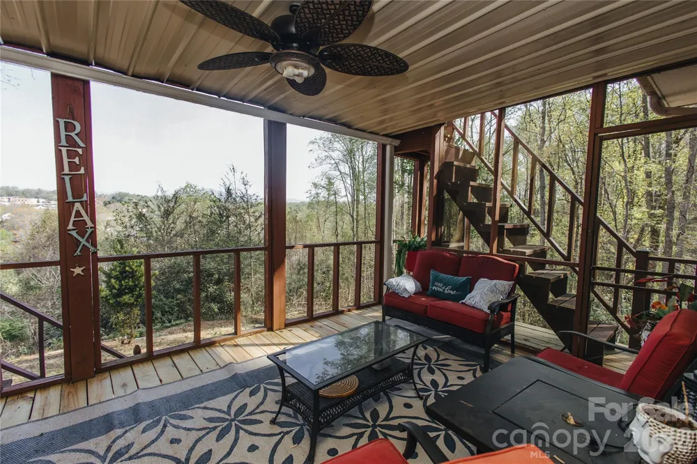 56 E Glenview Street Marion, NC 28752