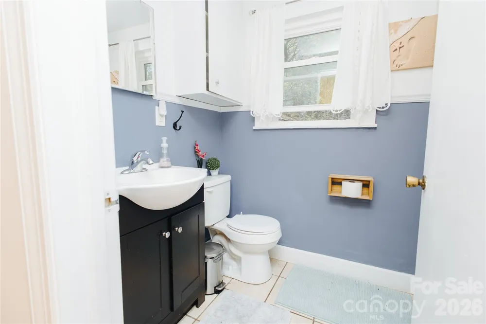 56 E Glenview Street Marion, NC 28752