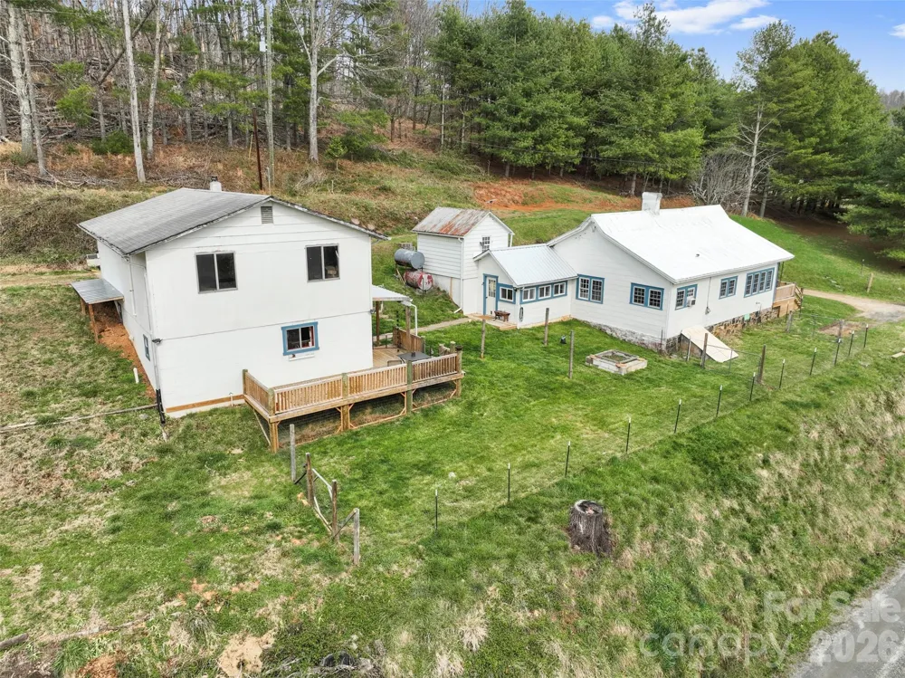 138 Robert Phillips Road Bakersville, NC 28705