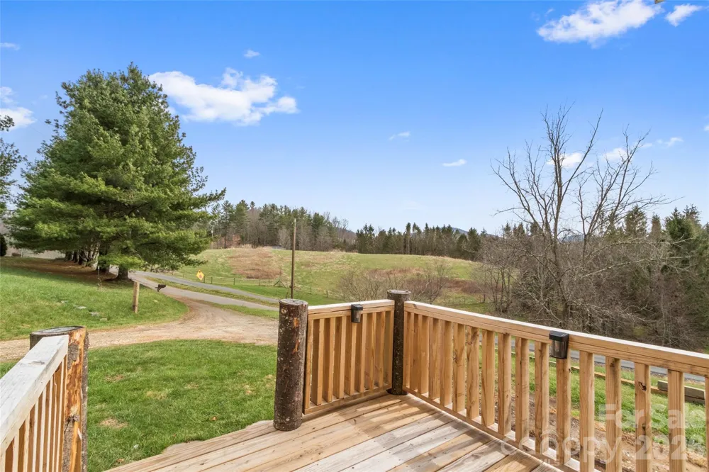 138 Robert Phillips Road Bakersville, NC 28705