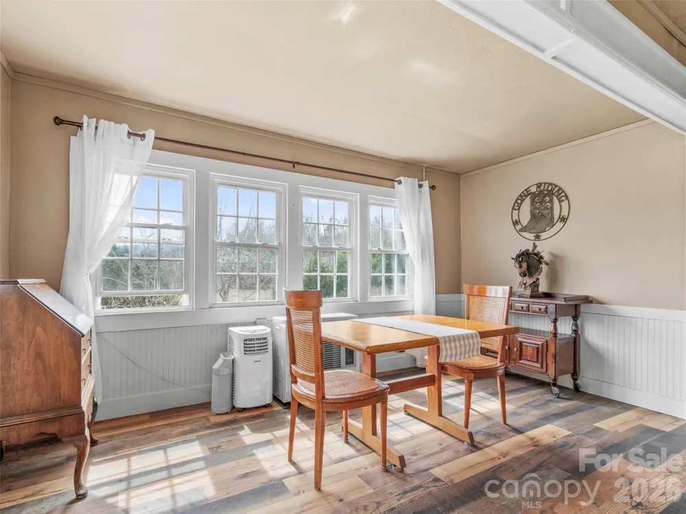 138 Robert Phillips Road Bakersville, NC 28705