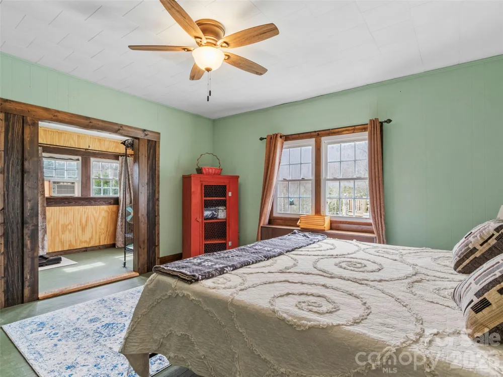 138 Robert Phillips Road Bakersville, NC 28705