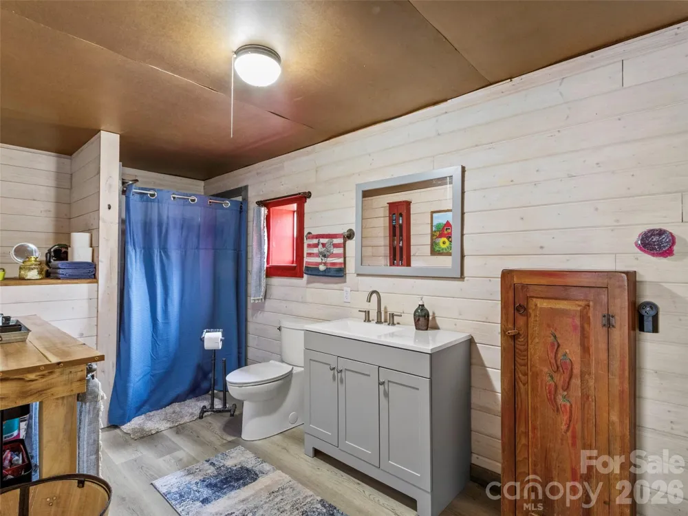 138 Robert Phillips Road Bakersville, NC 28705