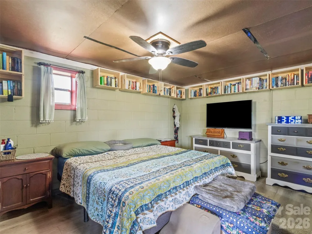 138 Robert Phillips Road Bakersville, NC 28705