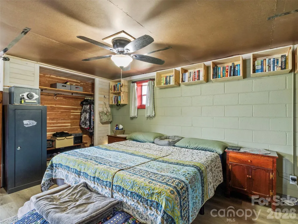 138 Robert Phillips Road Bakersville, NC 28705