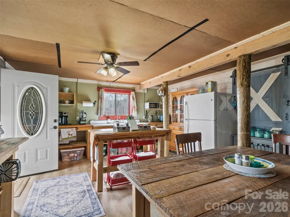138 Robert Phillips Road Bakersville, NC 28705