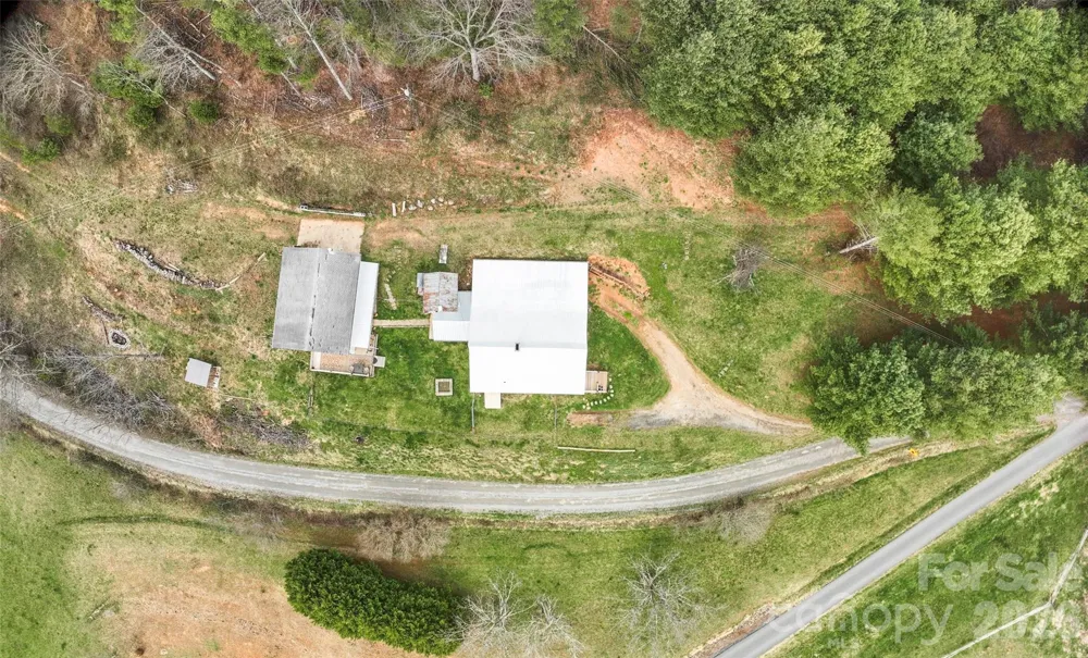 138 Robert Phillips Road Bakersville, NC 28705