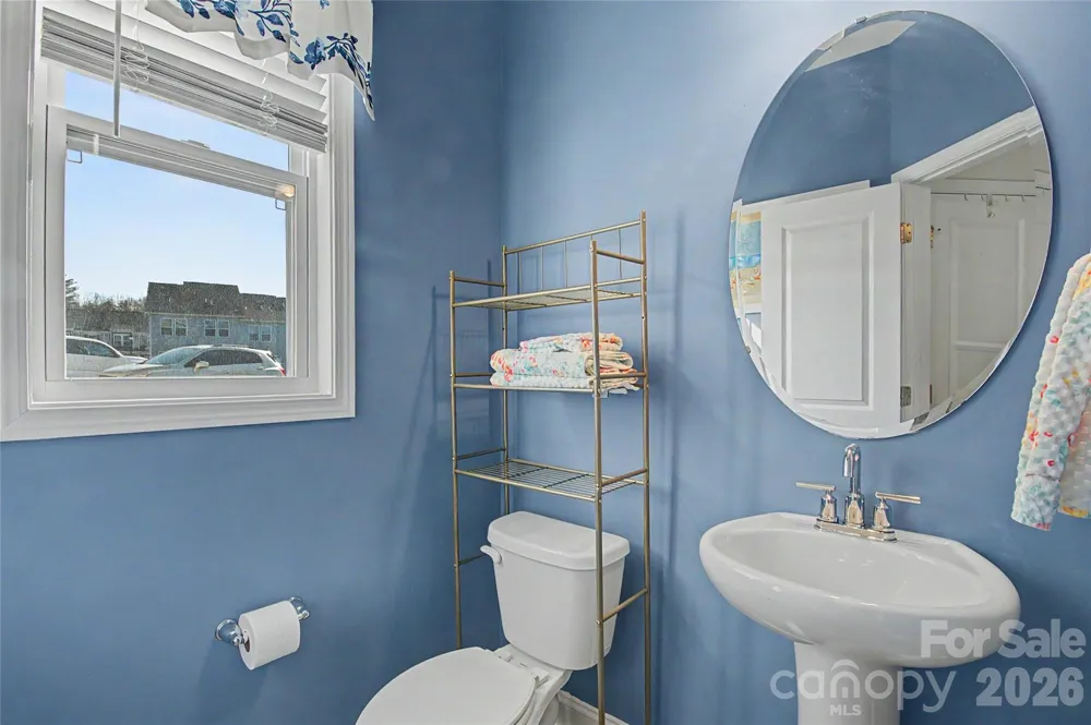 33 Cedar Hill Road Hendersonville, NC 28792