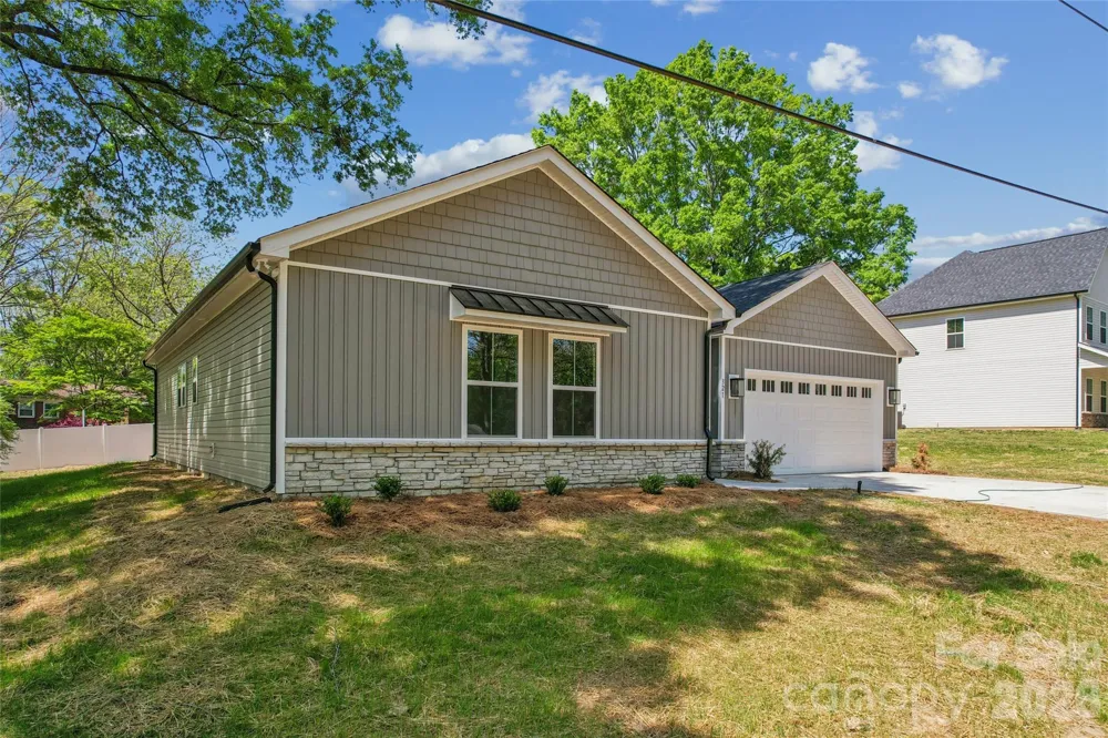 321 Henderson Circle Harrisburg, NC 28075