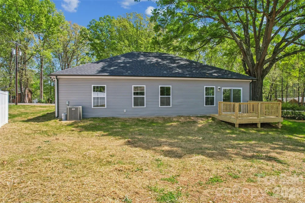 321 Henderson Circle Harrisburg, NC 28075