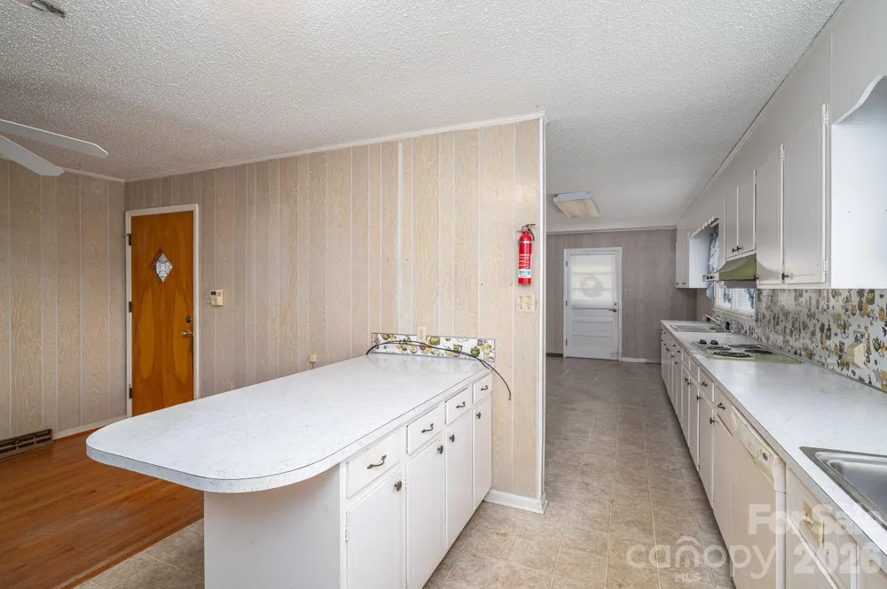 7448 W NC 27 Highway Vale, NC 28168