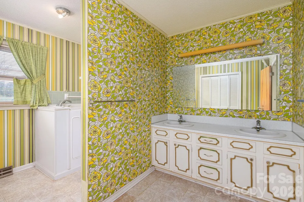 7448 W NC 27 Highway Vale, NC 28168
