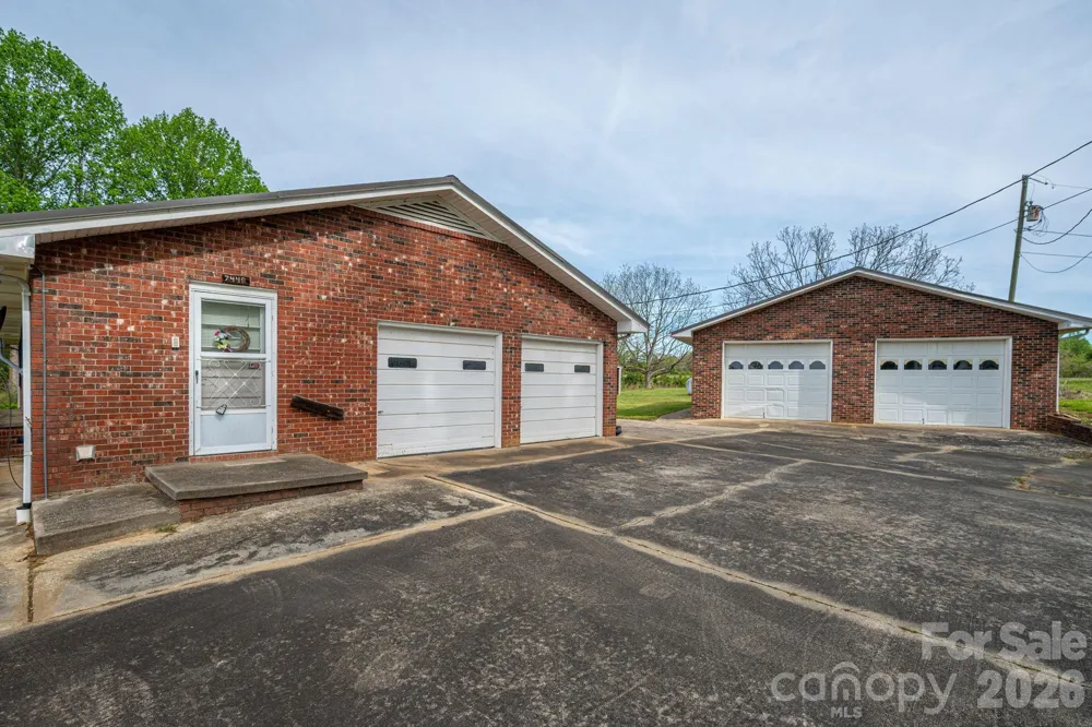 7448 W NC 27 Highway Vale, NC 28168