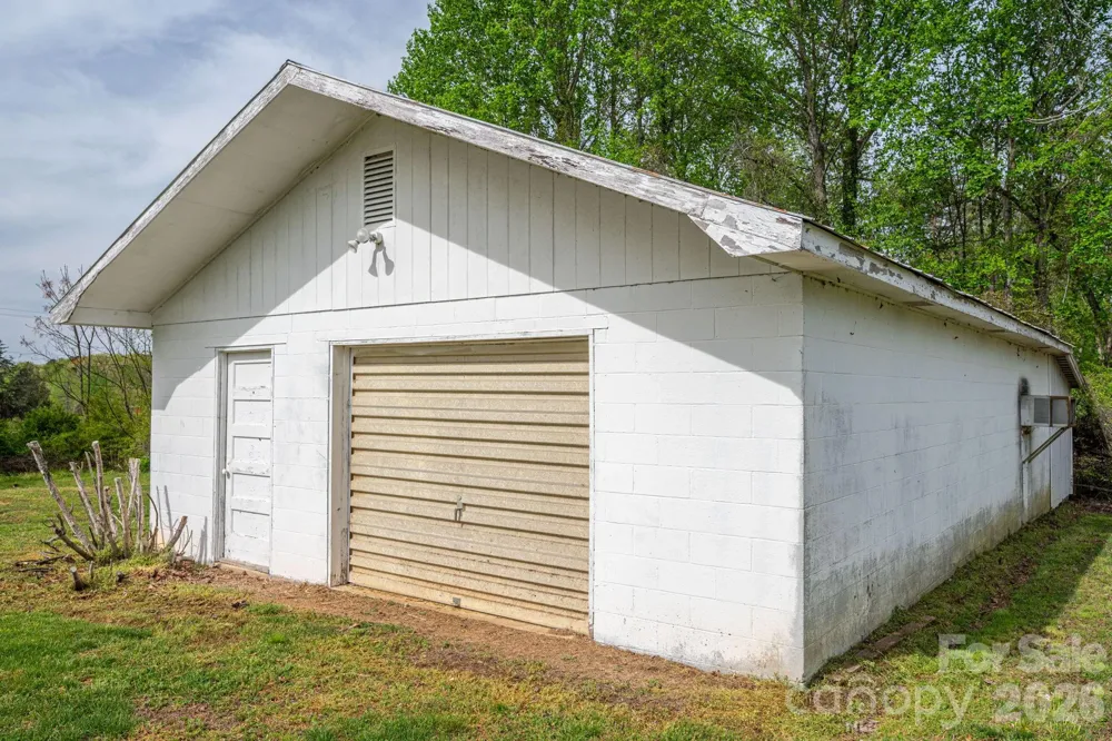 7448 W NC 27 Highway Vale, NC 28168