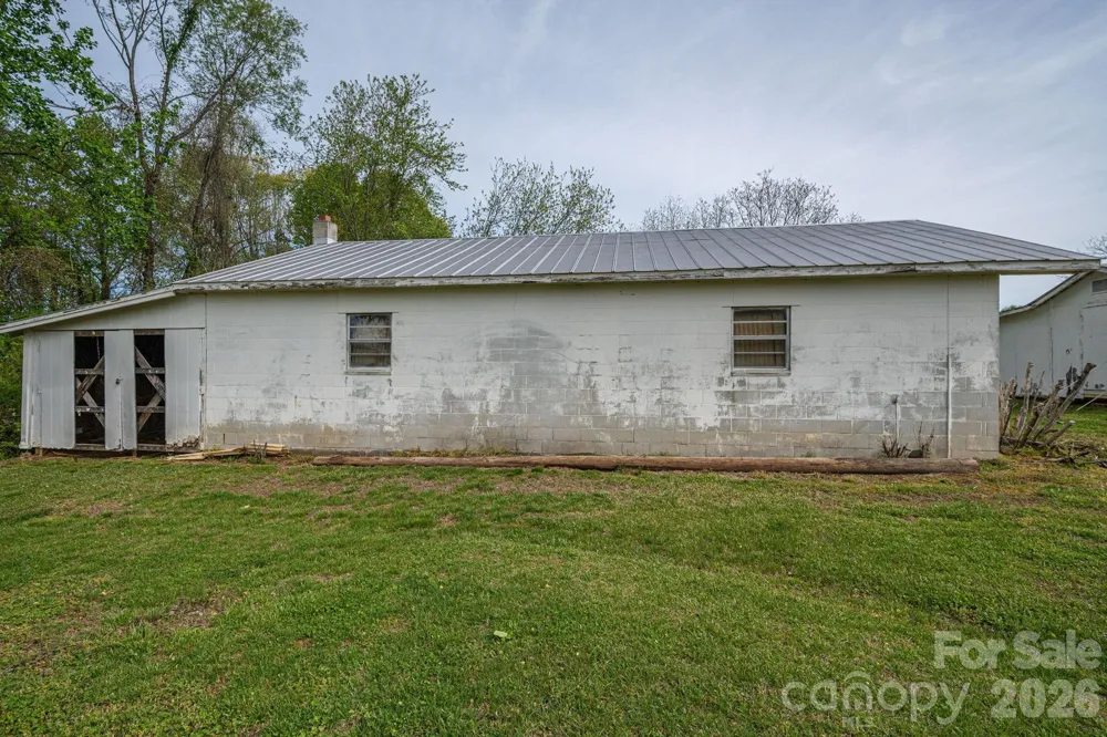 7448 W NC 27 Highway Vale, NC 28168