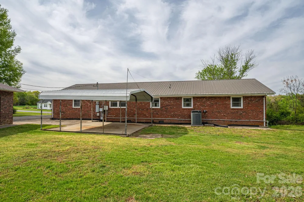 7448 W NC 27 Highway Vale, NC 28168