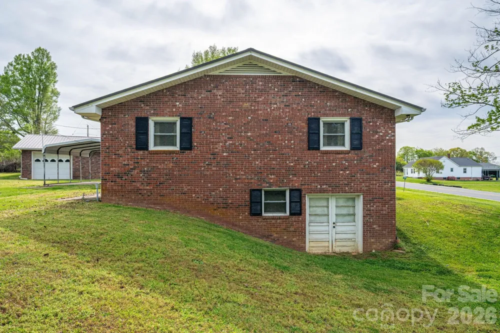 7448 W NC 27 Highway Vale, NC 28168