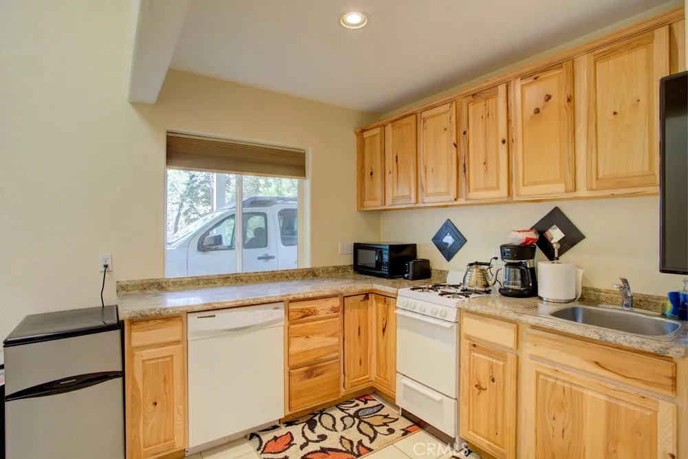 32557 Pine Cone Ct A&B Running Springs, CA 92382