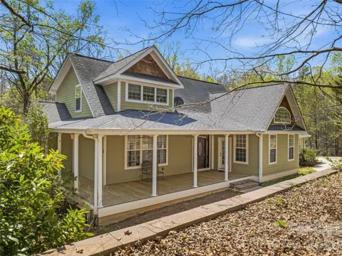 196 Blackbird Lane