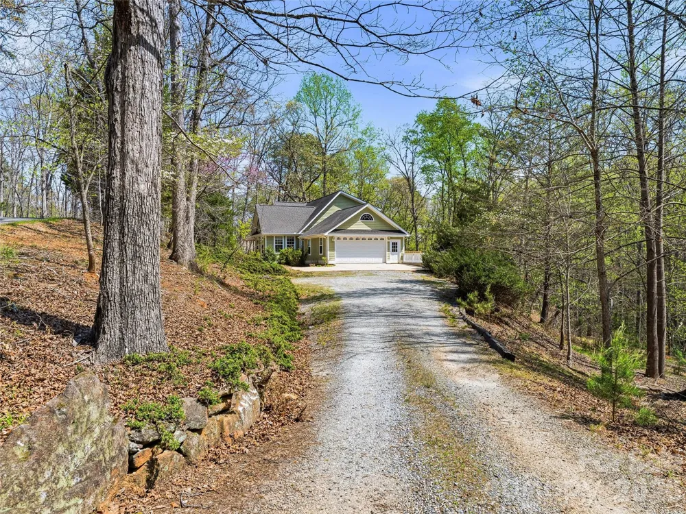196 Blackbird Lane Tryon, NC 28782