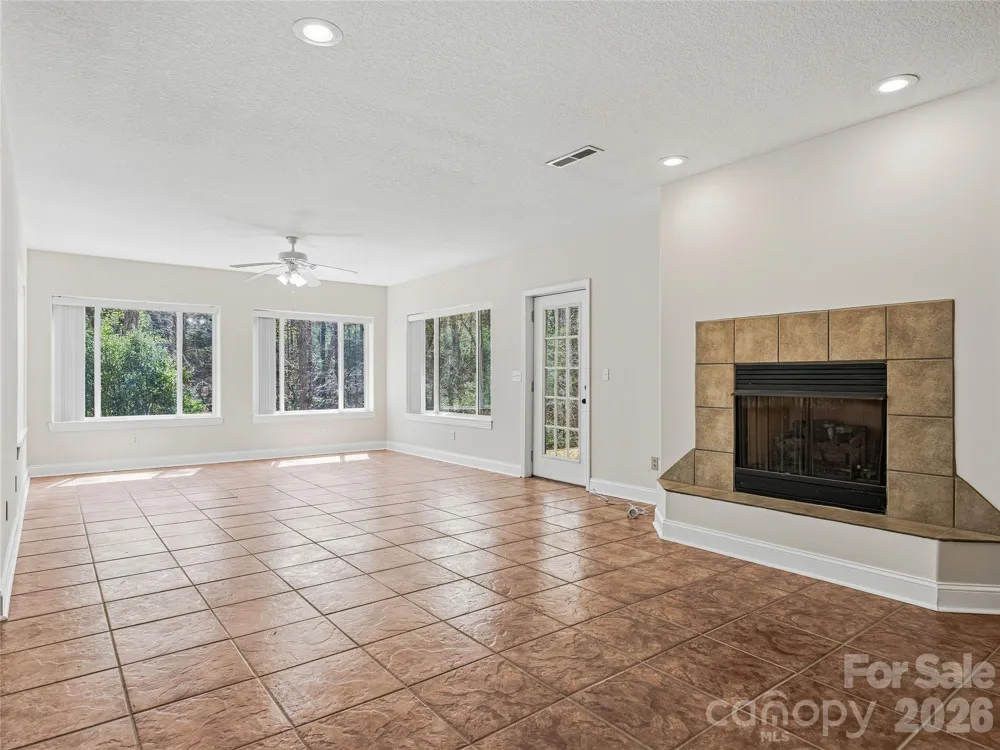 196 Blackbird Lane Tryon, NC 28782