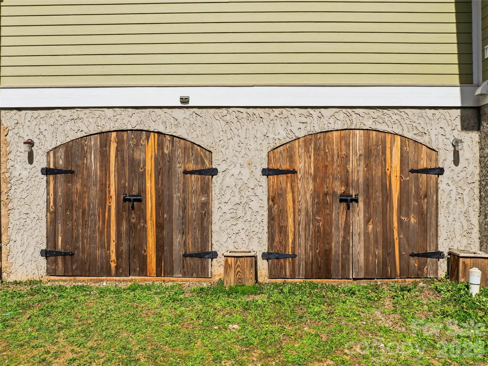 196 Blackbird Lane Tryon, NC 28782