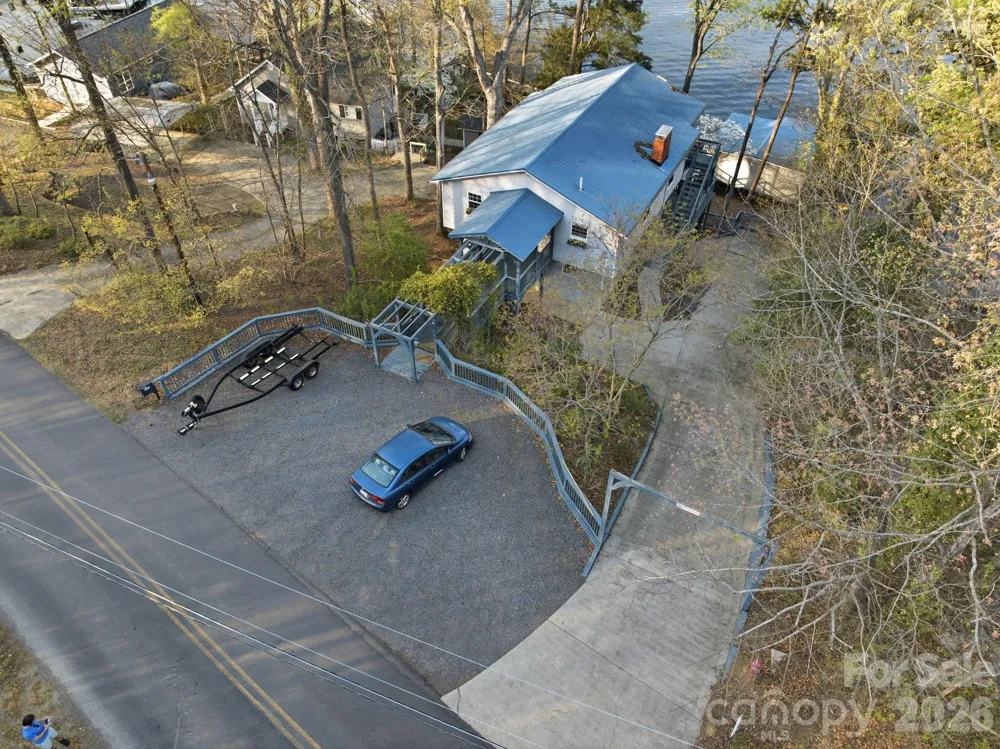 547 Lake Shore Drive Norwood, NC 28128