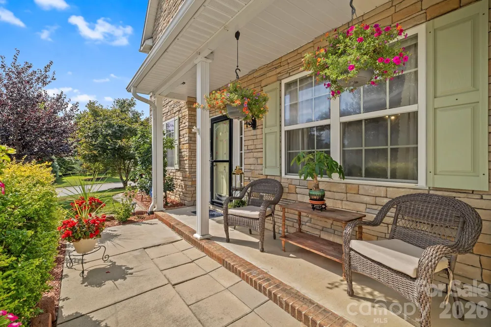2 Breyerton Court Asheville, NC 28804