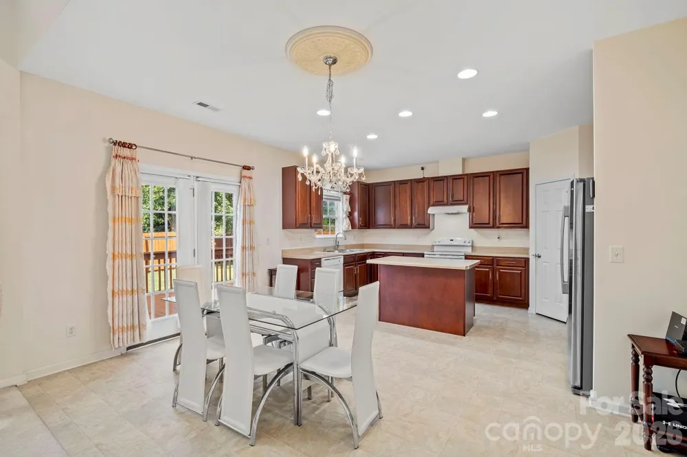 2 Breyerton Court Asheville, NC 28804