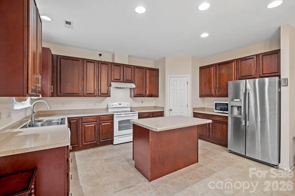2 Breyerton Court Asheville, NC 28804