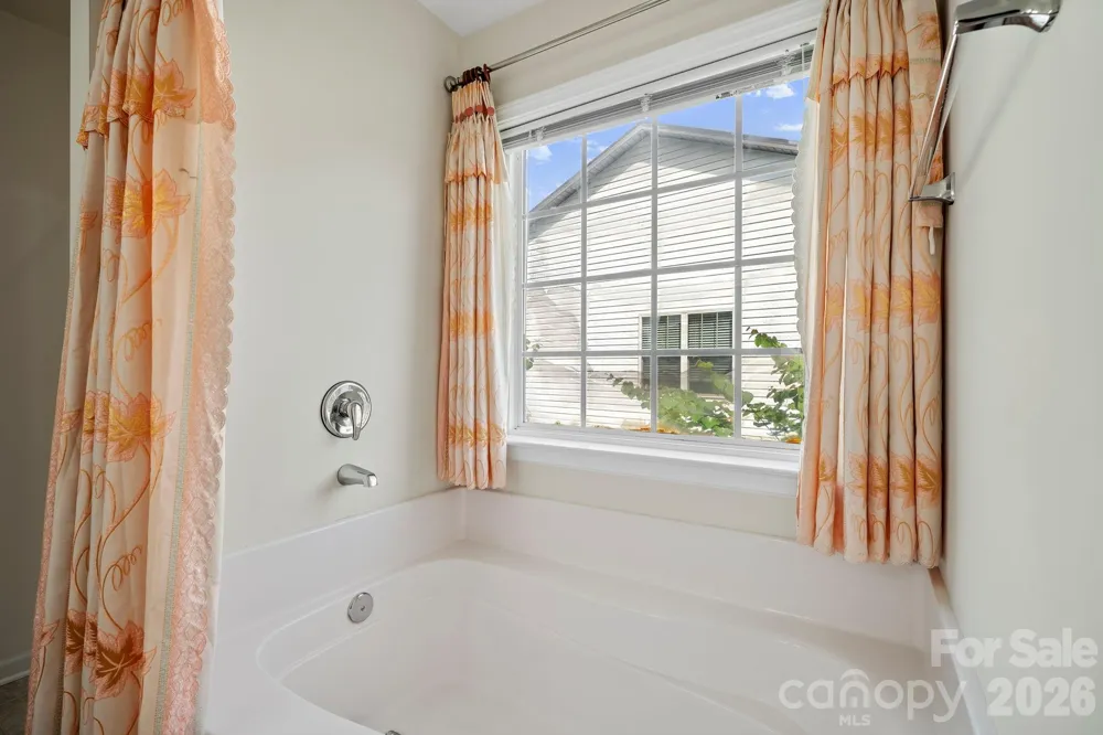 2 Breyerton Court Asheville, NC 28804